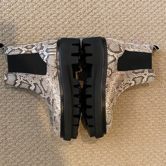 AllSaints Bea Leather Snake Chelsea Boot in Taupe/Grey Size 8 - Picture 6 of 9